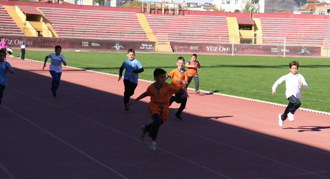 AMATÖR SPOR HAFTASI ATLETİZM YARIŞMALARI 396 SPORCUNUN KATILIMIYLA GERÇEKLEŞTİ