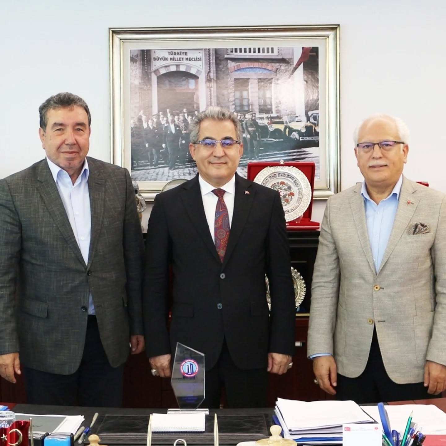 Dr.FİRUZ ERDİL ANKARA BÖLGE İDARE MAHKEMESİ BAŞKANI SAYIN HULUSİ PARLAK’I ZİYARET ETTİ